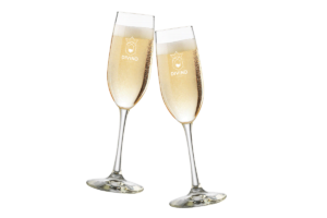 La Importancia del Brindis en las Bodas y la Elección de Copas de Cristal Personalizadas 1