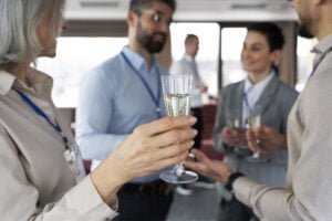 Personalización de Copas para Eventos Corporativos: Elegancia y Profesionalismo en Cada Detalle 1